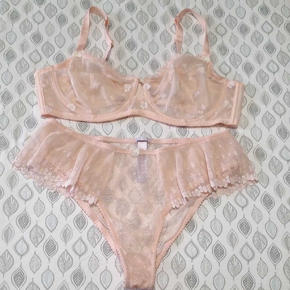 Savage X Fenty bra and panty set 2x